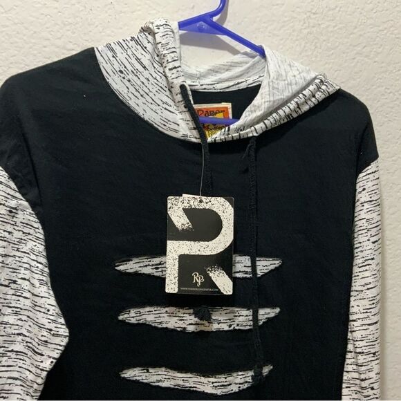 New Hoodie by The Rolling Paper Co. black and white - Picture 3 of 8